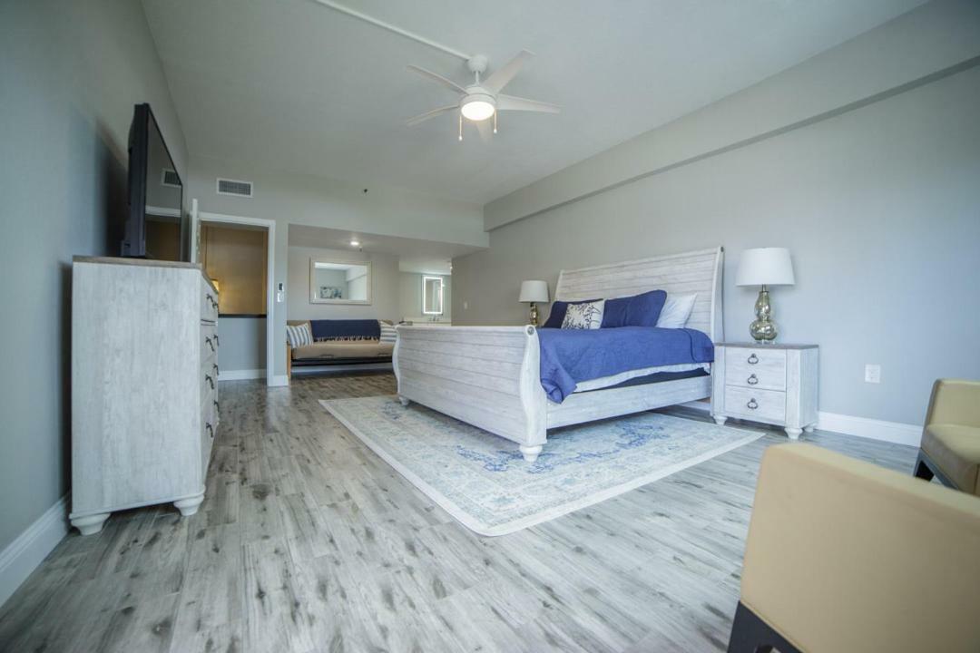 Townhouse At San Remo Apartment Клиъруотър Бийч Екстериор снимка