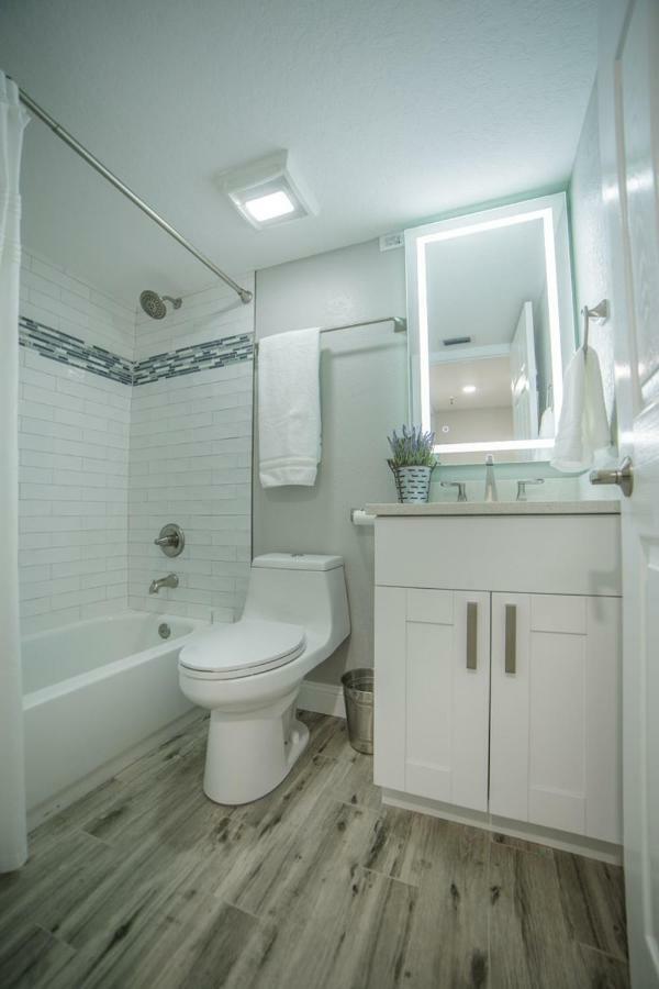 Townhouse At San Remo Apartment Клиъруотър Бийч Екстериор снимка