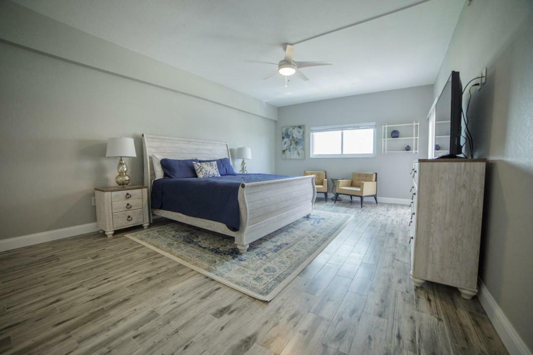 Townhouse At San Remo Apartment Клиъруотър Бийч Екстериор снимка