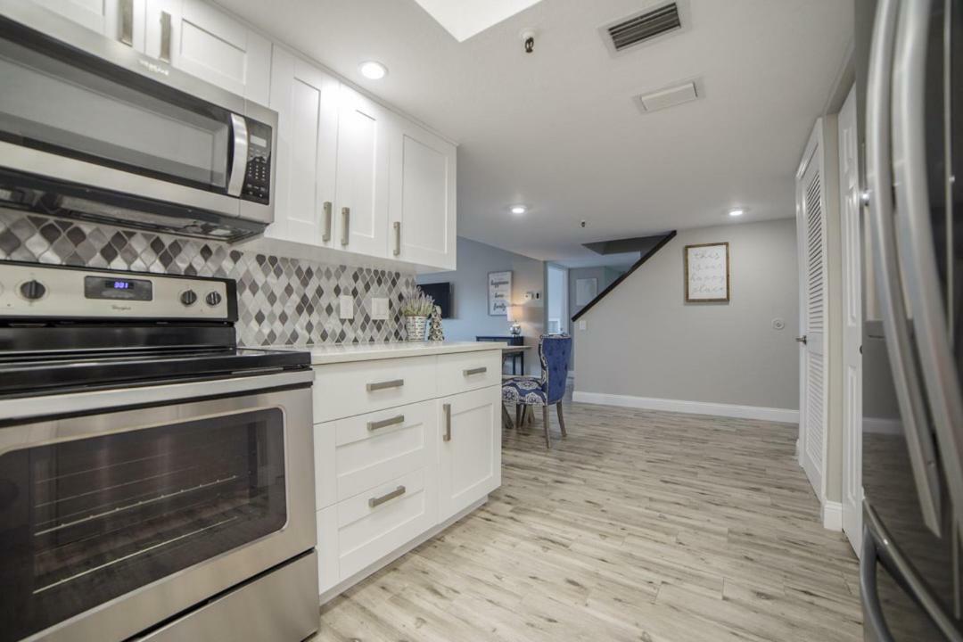 Townhouse At San Remo Apartment Клиъруотър Бийч Екстериор снимка