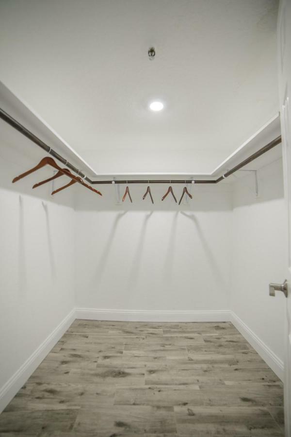 Townhouse At San Remo Apartment Клиъруотър Бийч Екстериор снимка
